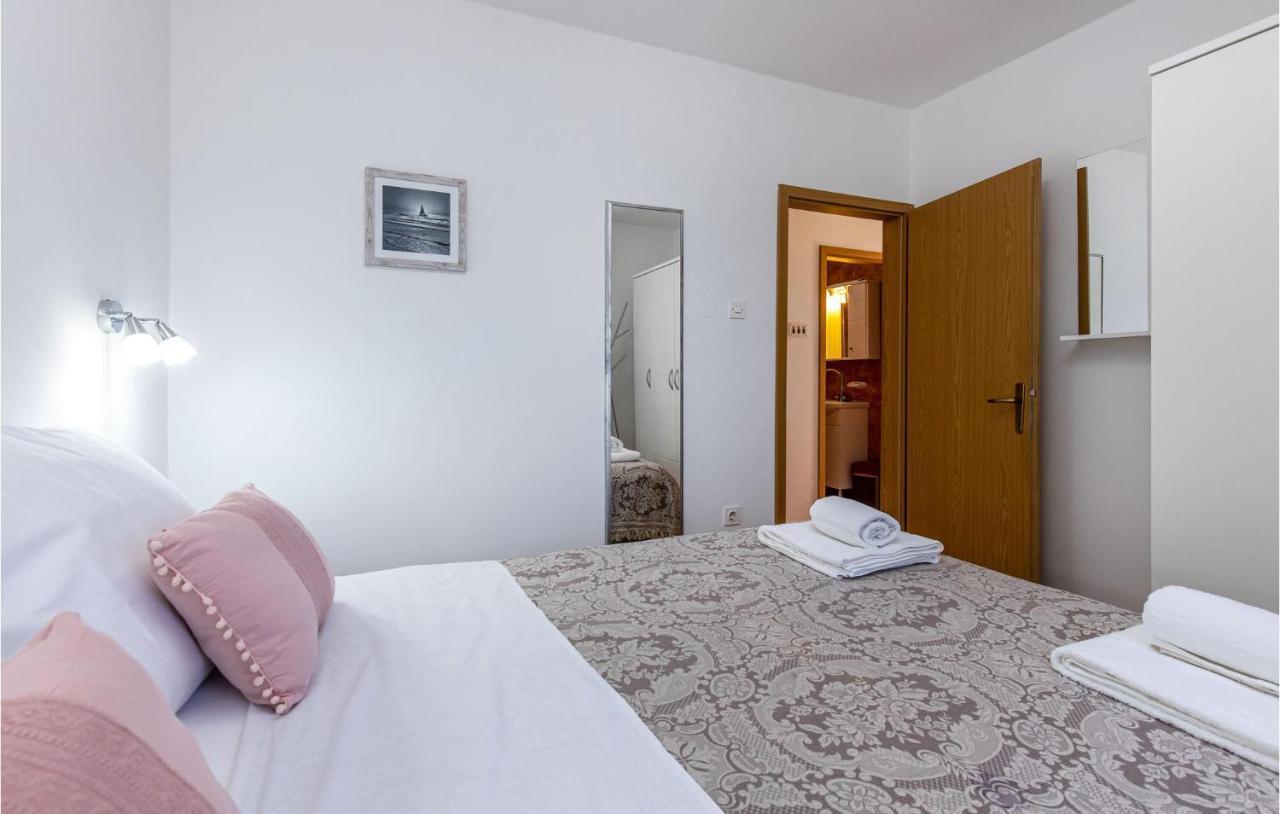 Amazing Apartment In Kostrena With 1 Bedrooms And Wifi المظهر الخارجي الصورة